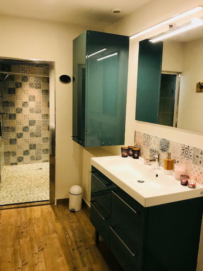 Appart Loft Hammam Privatif Apartment Nîmes Exterior foto